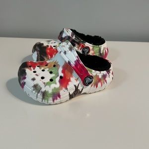 Kids fur lined Crocs size 6
